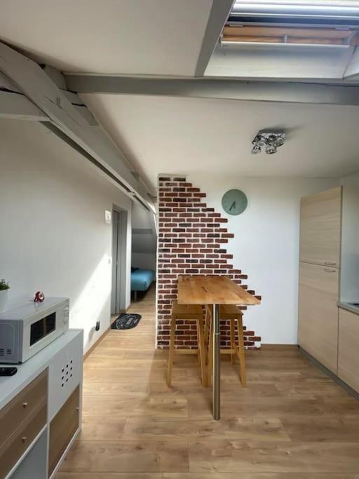 Edouard 2. Logement Complet. Charleville-Mézières Extérieur photo