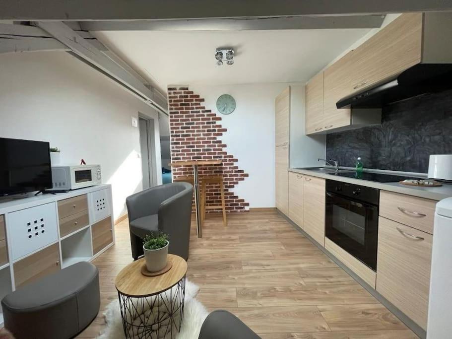 Edouard 2. Logement Complet. Charleville-Mézières Extérieur photo