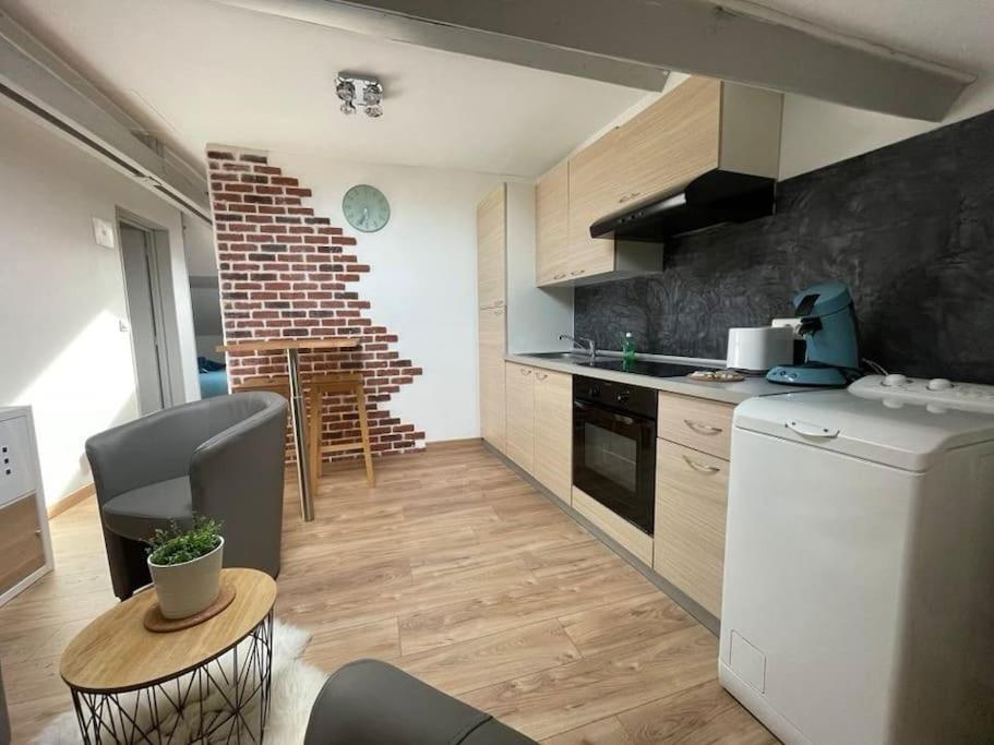 Edouard 2. Logement Complet. Charleville-Mézières Extérieur photo